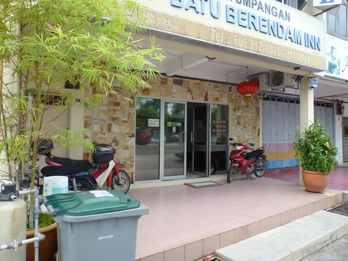 Batu Berendam Inn Kampong Sungai Putat Екстериор снимка