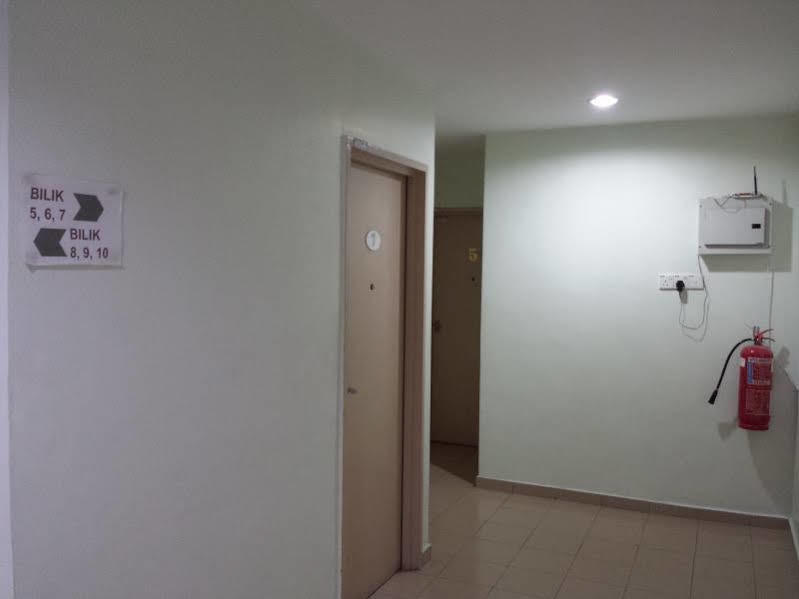 Batu Berendam Inn Kampong Sungai Putat Екстериор снимка