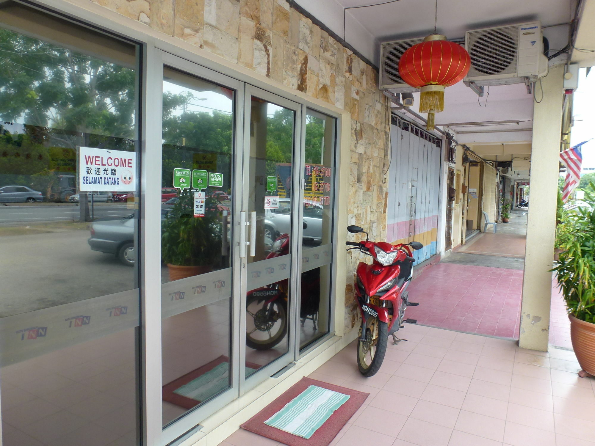 Batu Berendam Inn Kampong Sungai Putat Екстериор снимка